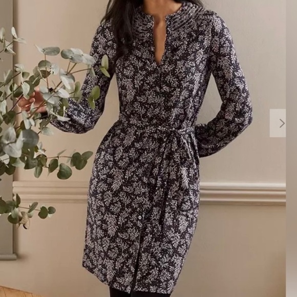 Boden Dresses & Skirts - Boden Jersey Leaf Sprig Smocked Dress, Women’s Size 4P